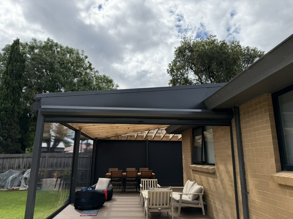 Wantirna residential alfresco area with Ziptrak blinds and custom flashing
