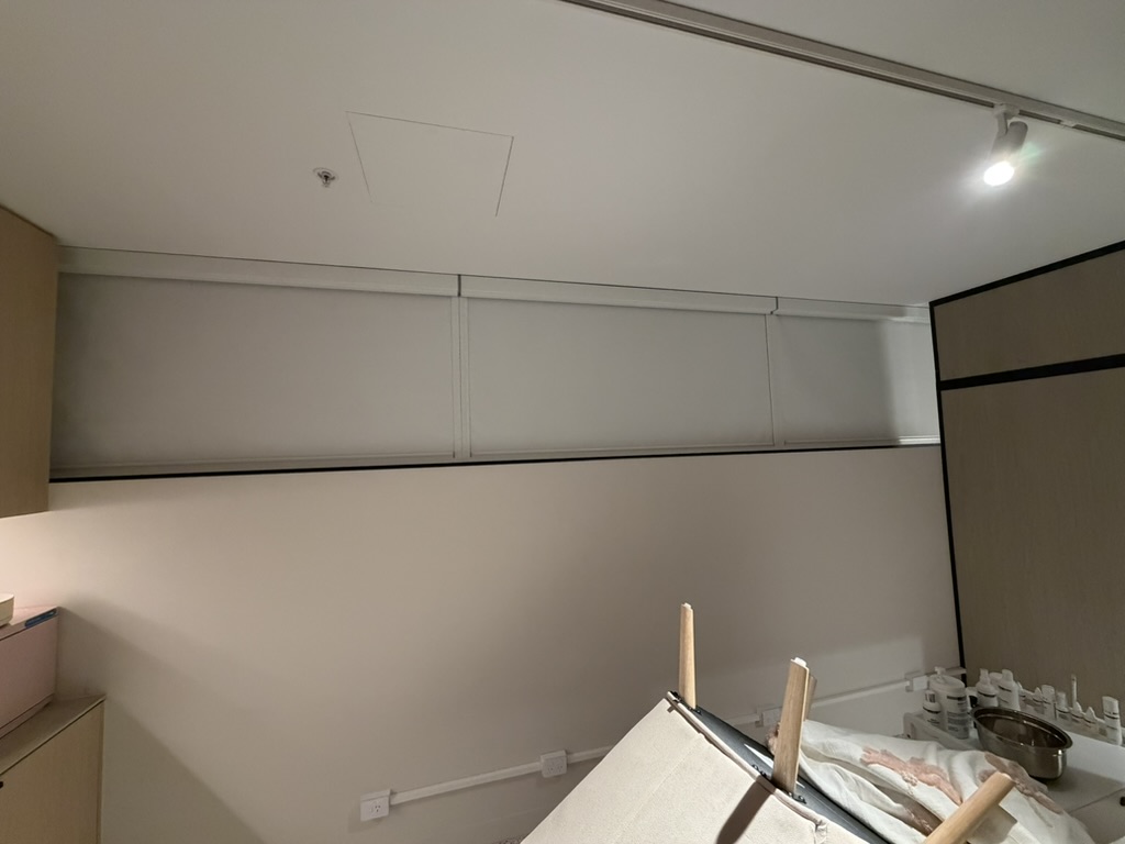 Laser clinic treatment room with Ziptrak Interior blinds closed for fully blackout control